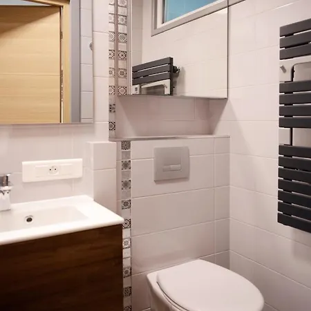 2bdr Reine Astrid شقة كان